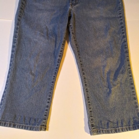 V.S.H. Capri Jeans - Picture 2 of 4